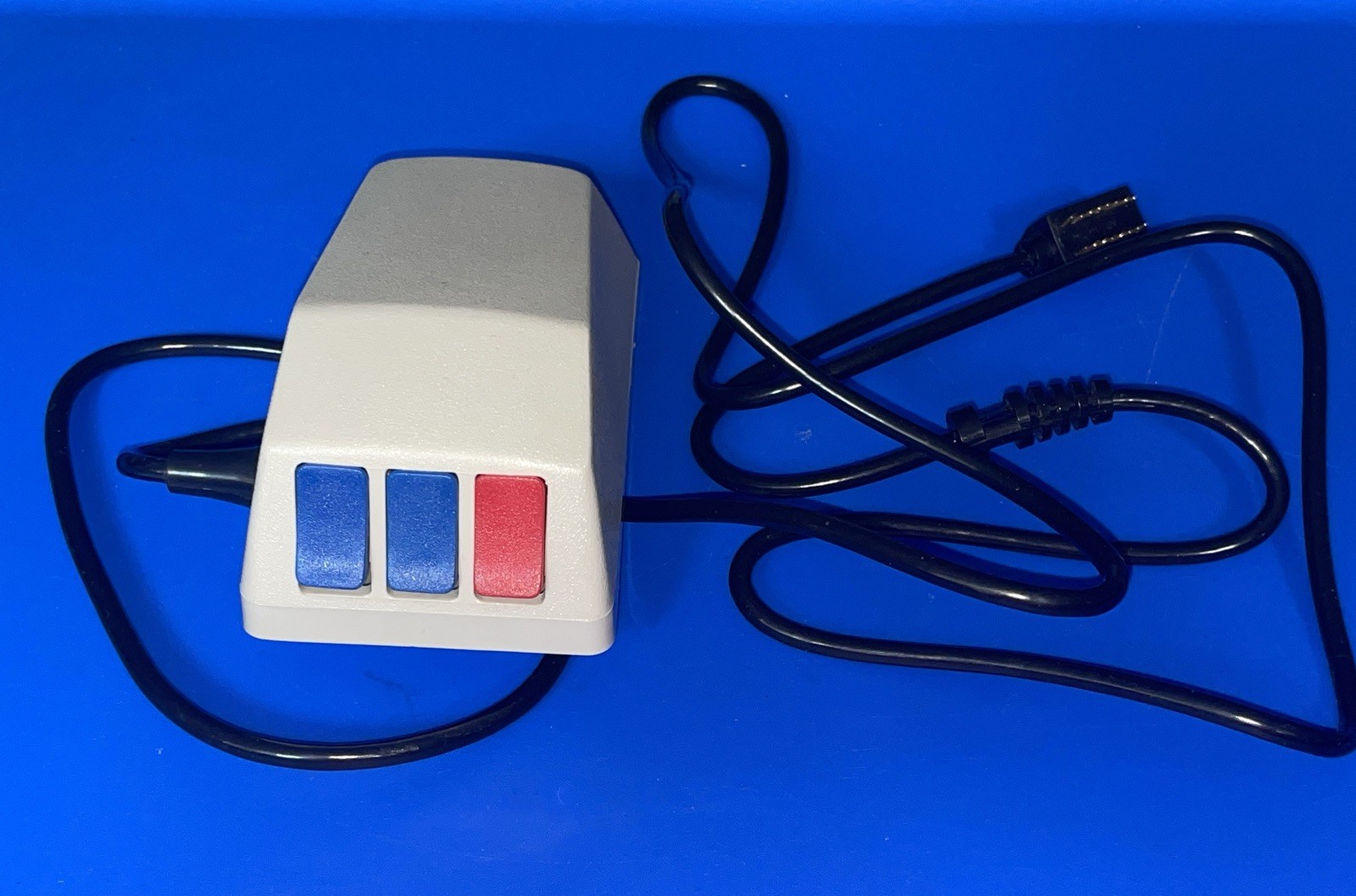 Vintage Rare Three Button Mouse **UNTESTED**