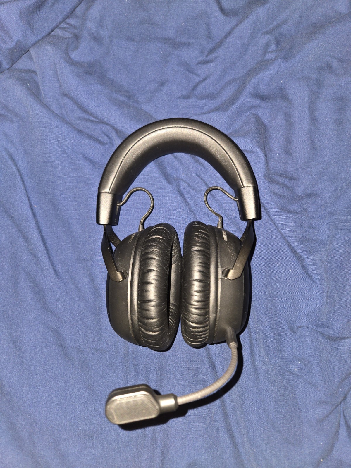 HyperX Cloud III Wireless Over-Ear Gaming Headset Black USED.