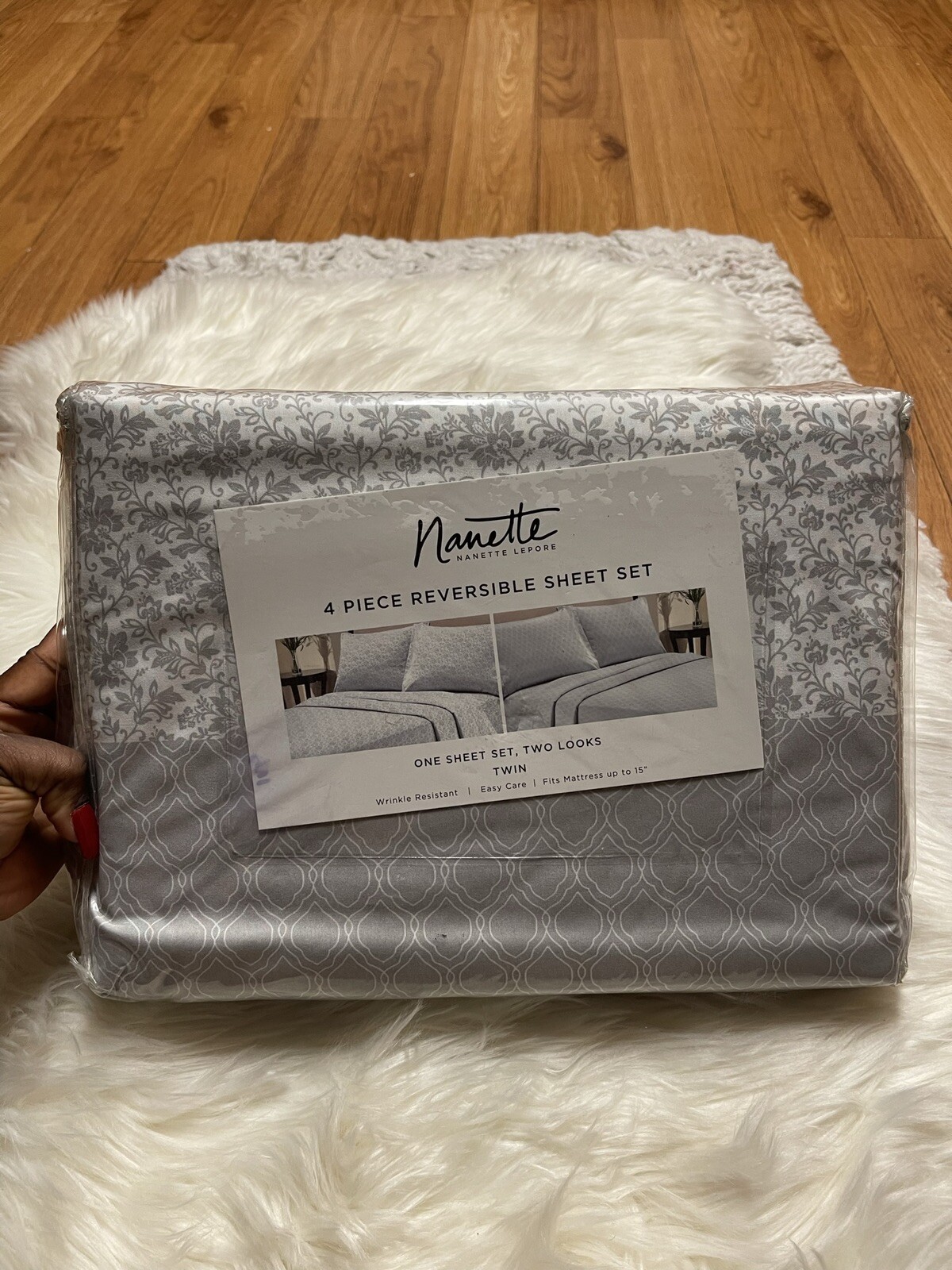 NANETTE LEPORE 4 PIECE REVERSIBLE SHEET SET