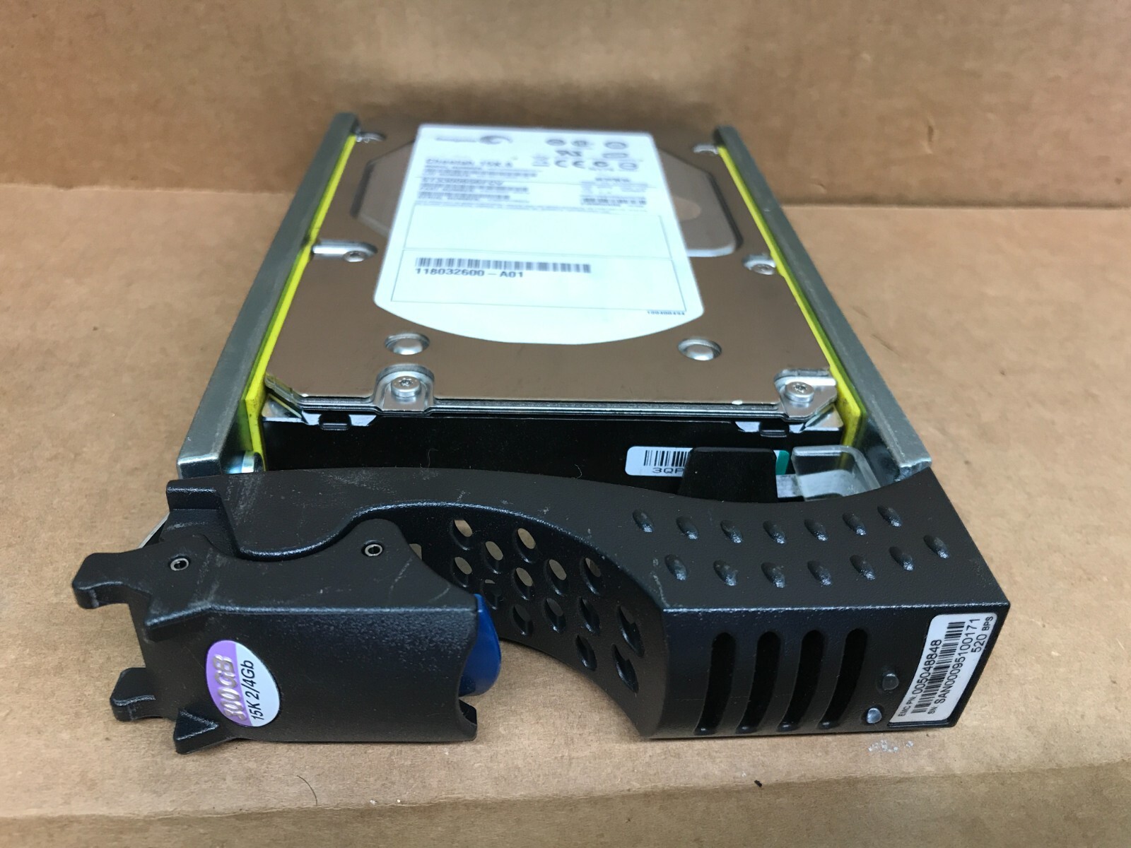 EMC CX-4G15-300 300GB 15K FC CX3 CX4 005048741 005048731 005048848 005048926