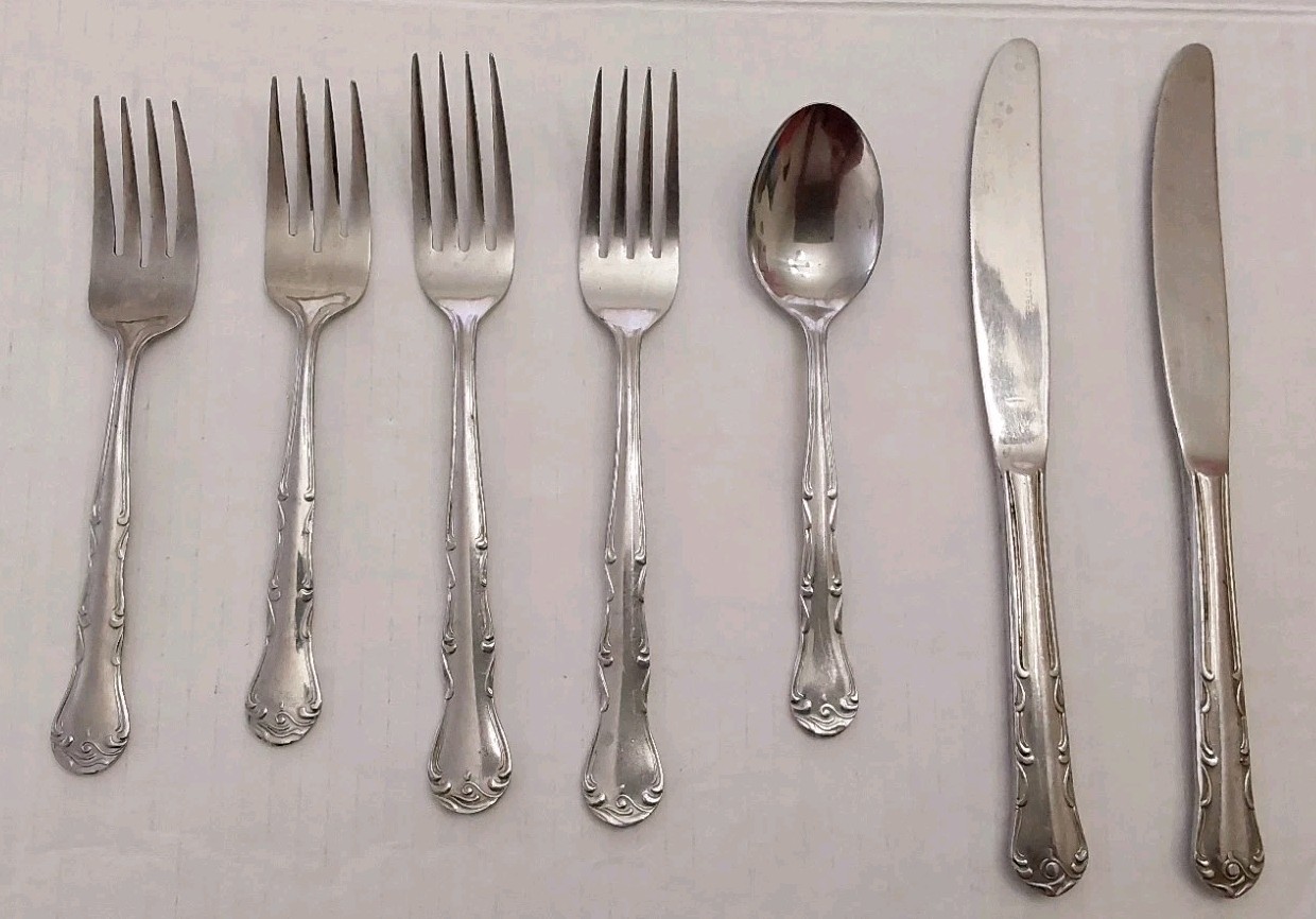 Stainless Steel Flatware 7 pieces Japan Forks Spoon Knives Kitchen Food