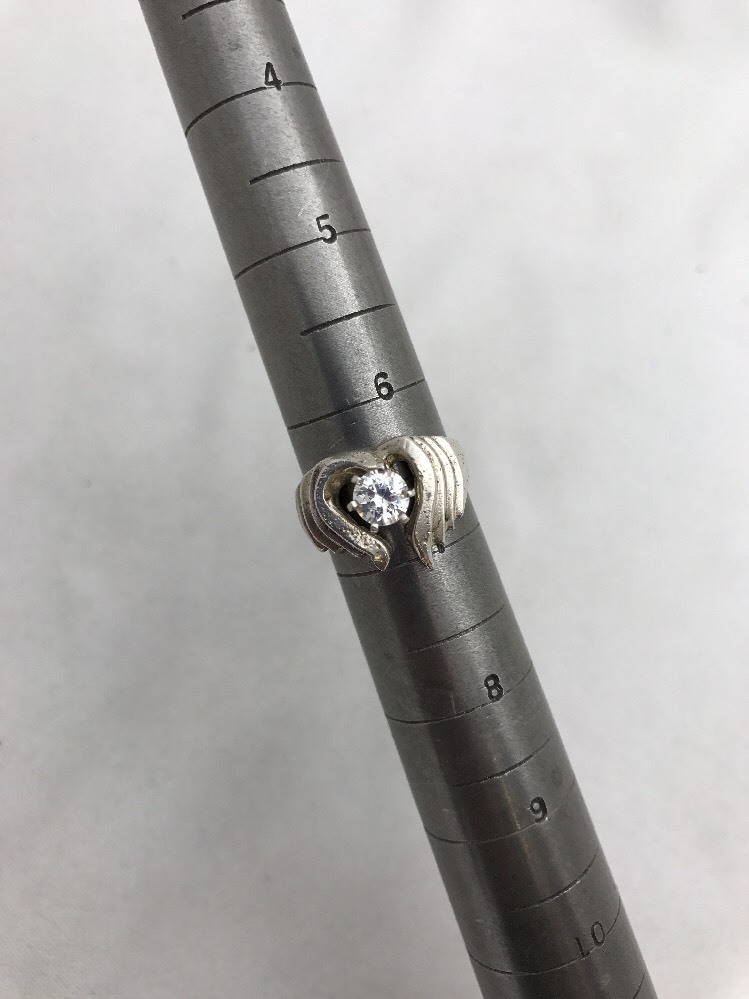 Sterling Silver .925 5.5m Round Solitaire Abstract Heart Shaped Ring