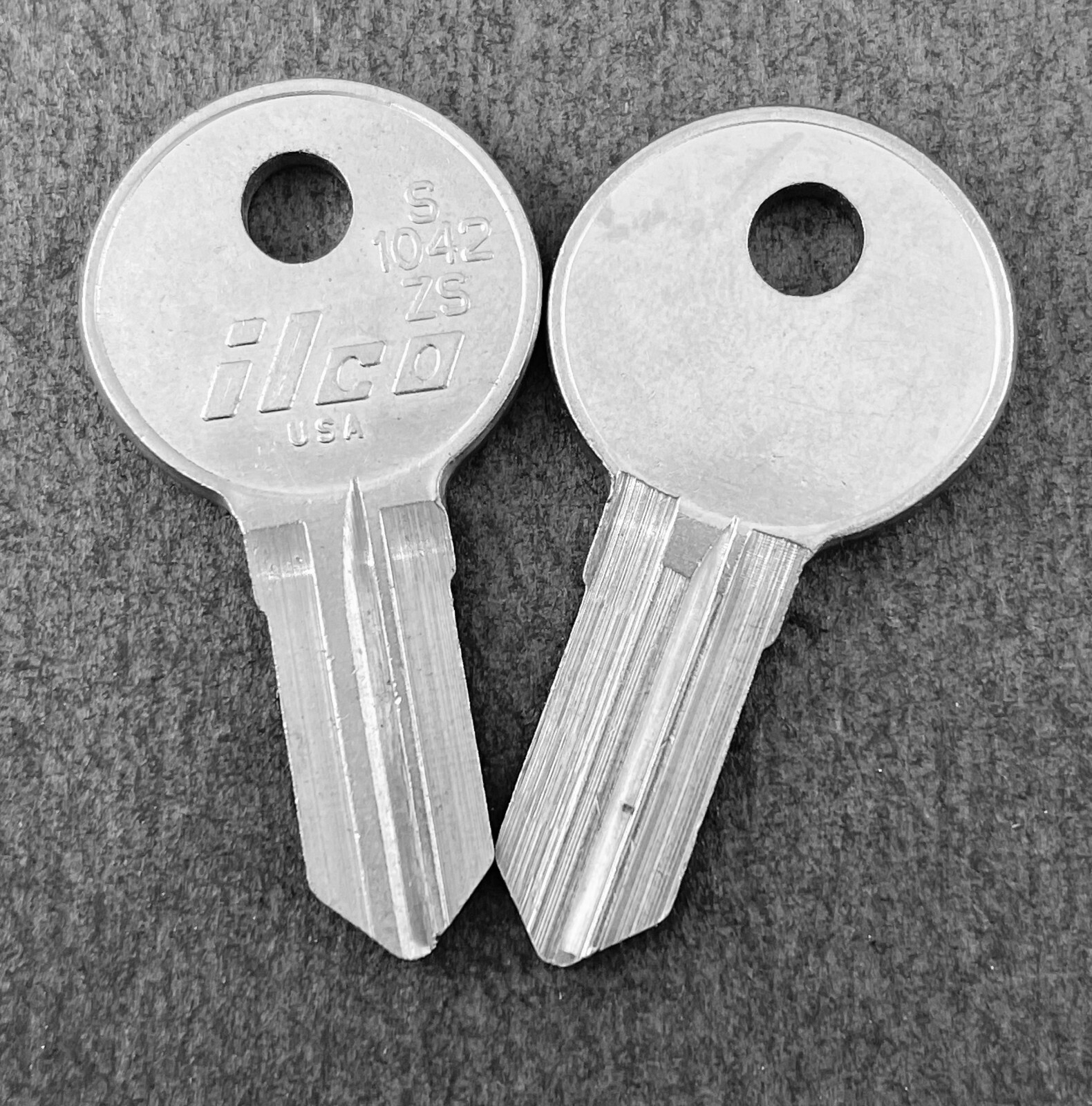 Lots of S1042ZS 41LS IL220 Type Key Blanks for Illinois 220 Keyway