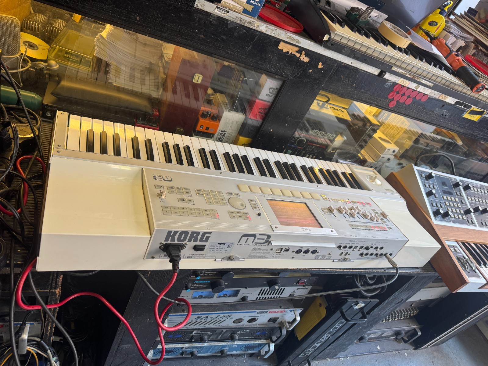 Korg M3 61 keys keyboard , New Touch Screen LCD ,Clean ARMENS