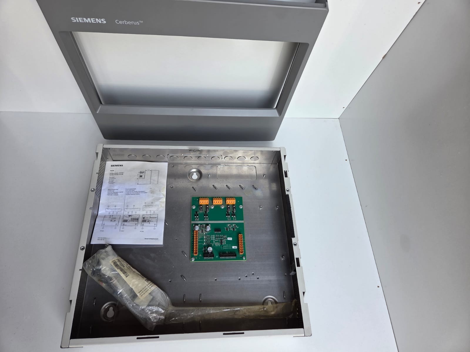 Siemens FT724-ZZ Cerberus Fire Terminal Board S54400-C31-A2 Network ControlPanel