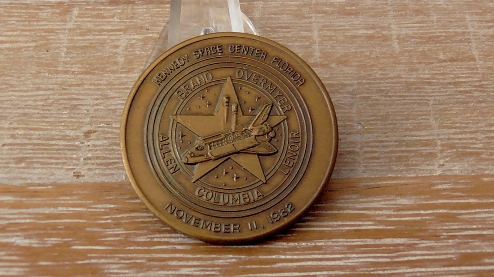 NASA Space Shuttle Columbia STS-5 Kennedy Space Center Coin #F689