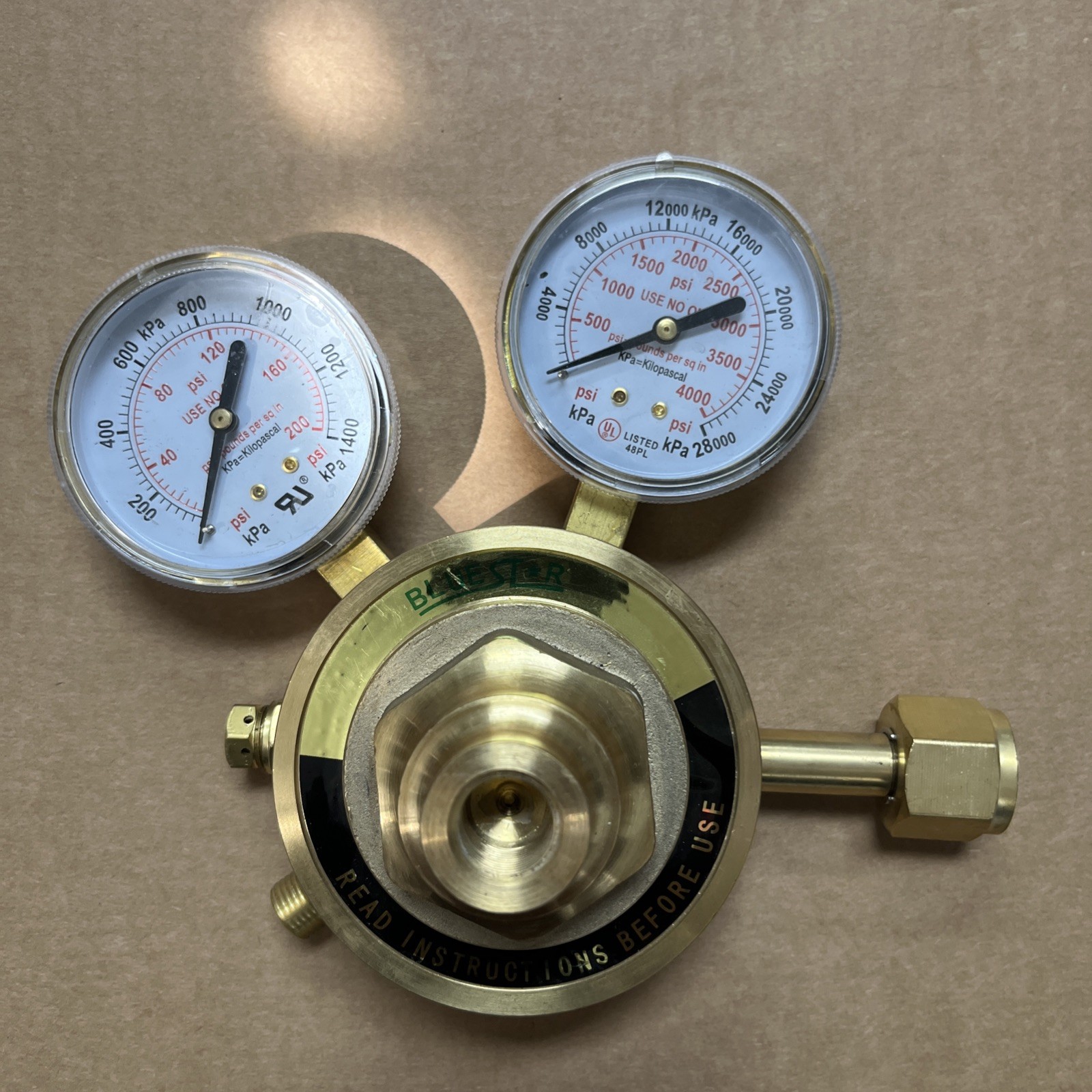 BLUE STAR Oxygen Regulator | Industrial-Duty Single-Stage Gas Pressure Control