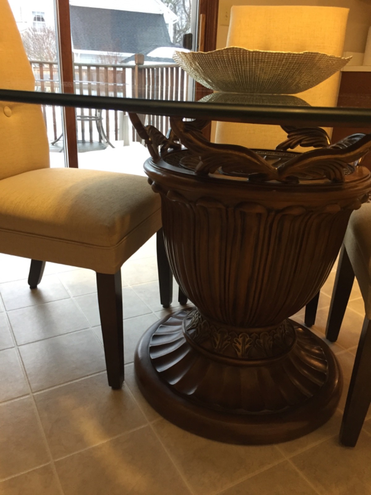 60 inch round table and chairs