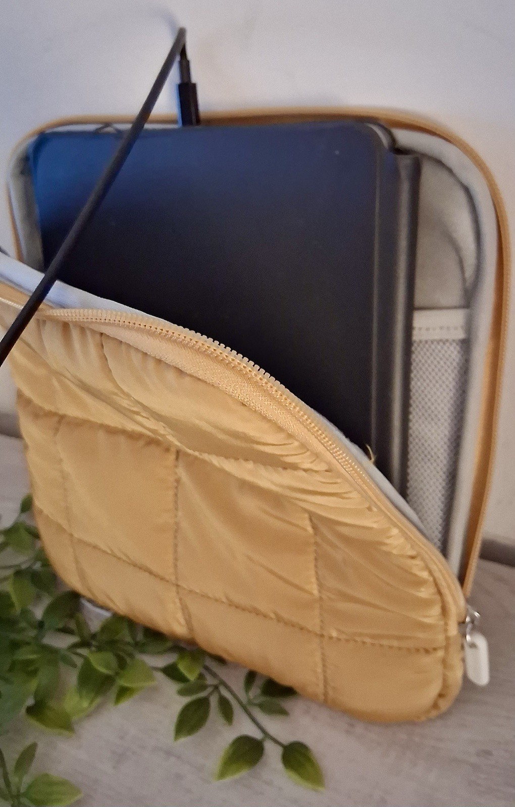 UBRAND PADDED ZIP TECH CASE