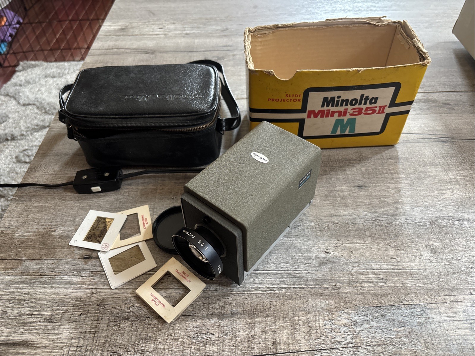 Vintage Minolta Mini-35II M Camera Slide Projector w/Box & Manual, Works