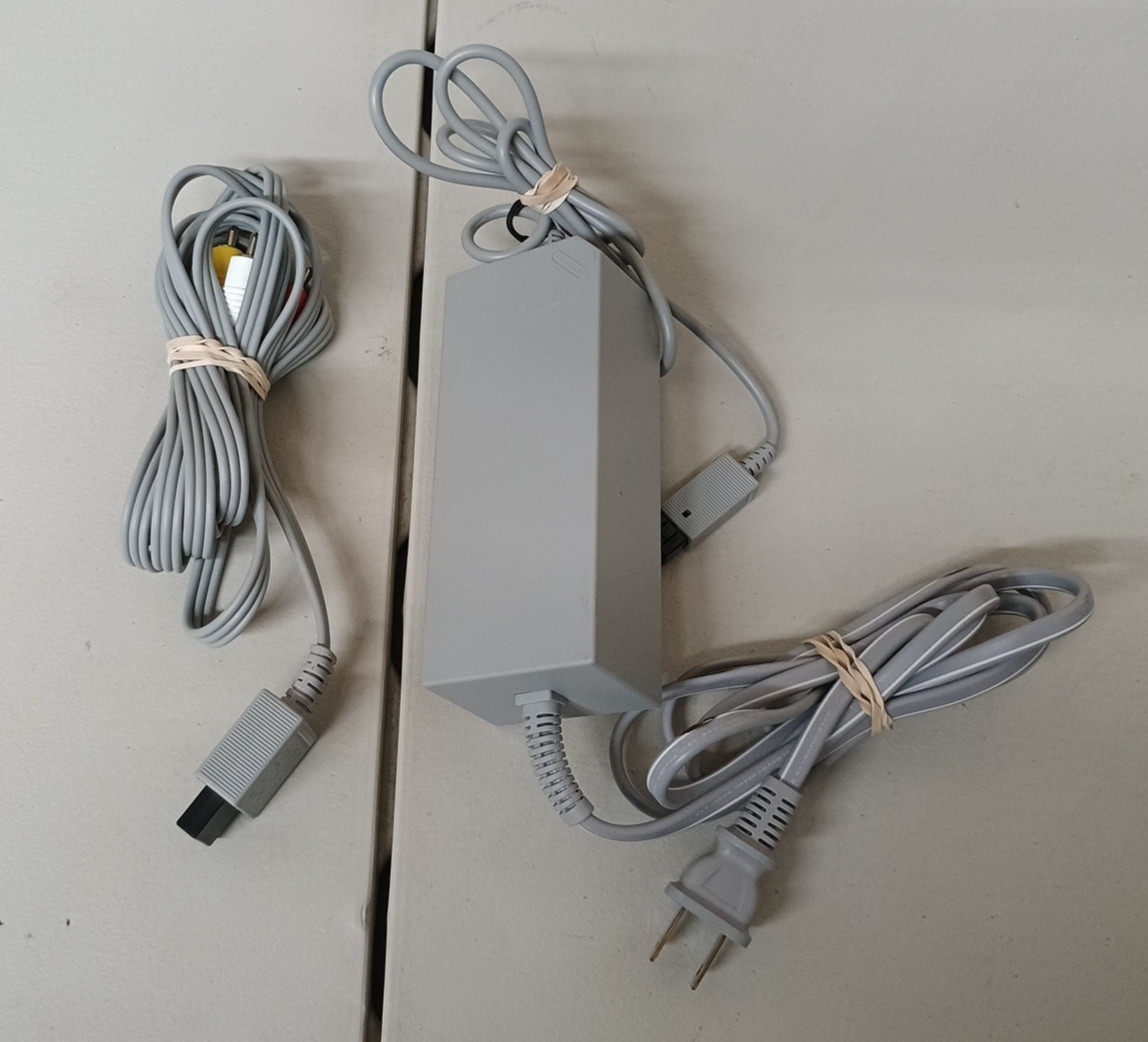 Nintendo Wii Cord Set Power Cord AV Cable Bundle Genuine OEM Original