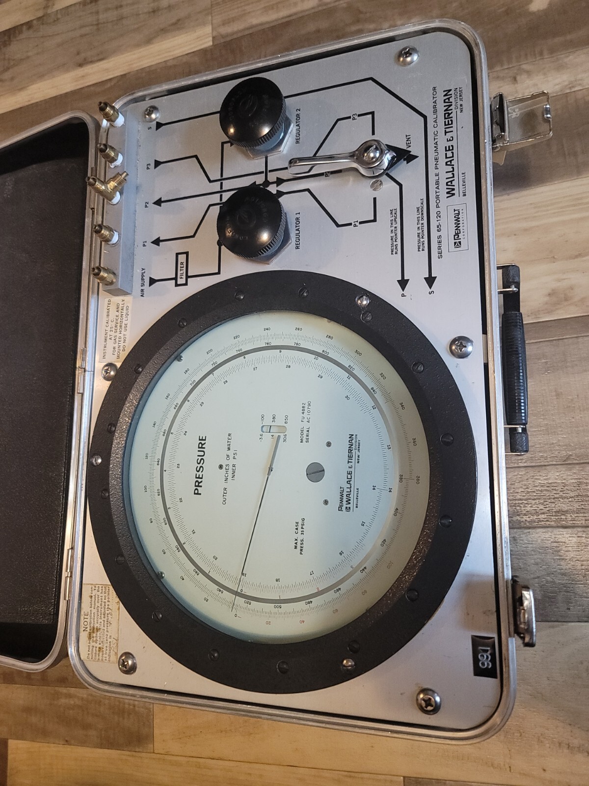 Wallace &Tiernan Pneumatic Calibrator Wally Box