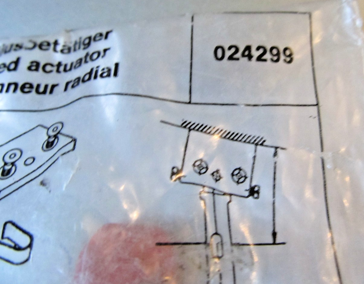 *NEW* Euchner 024299 Hinged Actuator
