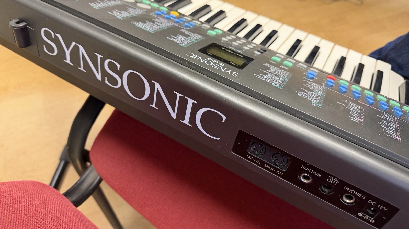 RARE Synsonic S-100 Vintage Keyboard Synthesizer MIDI Tested Works Battery & AC