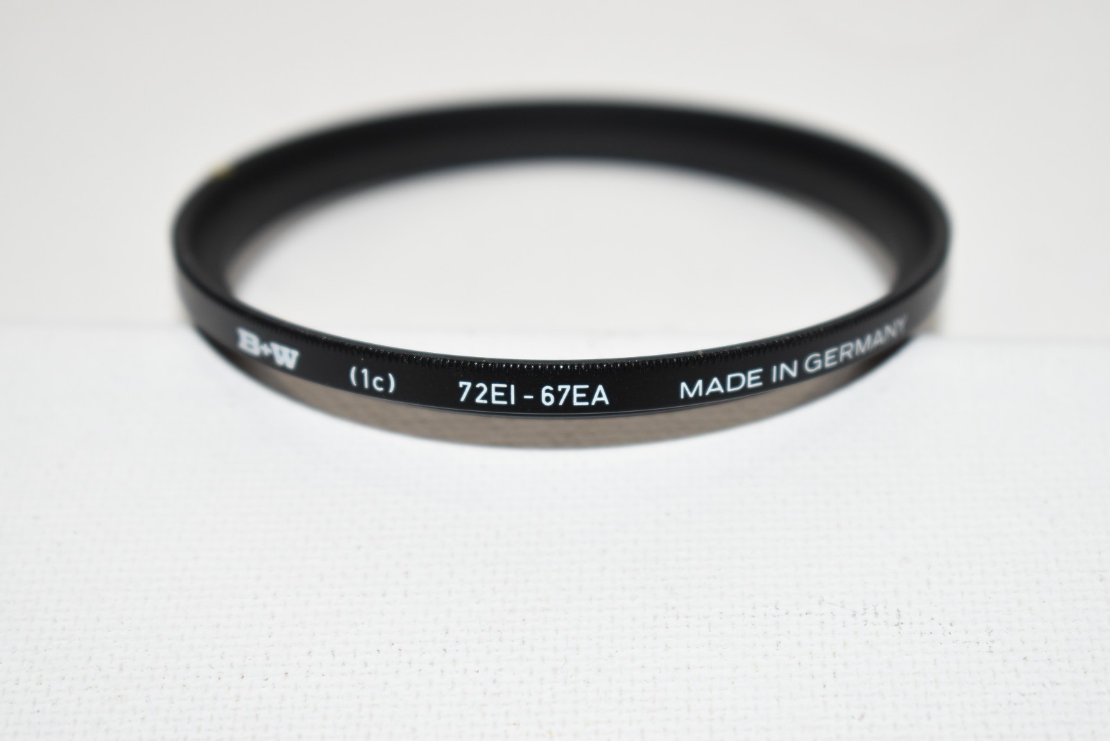 B+W (1c) 72Ei-67EA 72mm to 67mm Step-Down Ring Adapter Black 72-67mm