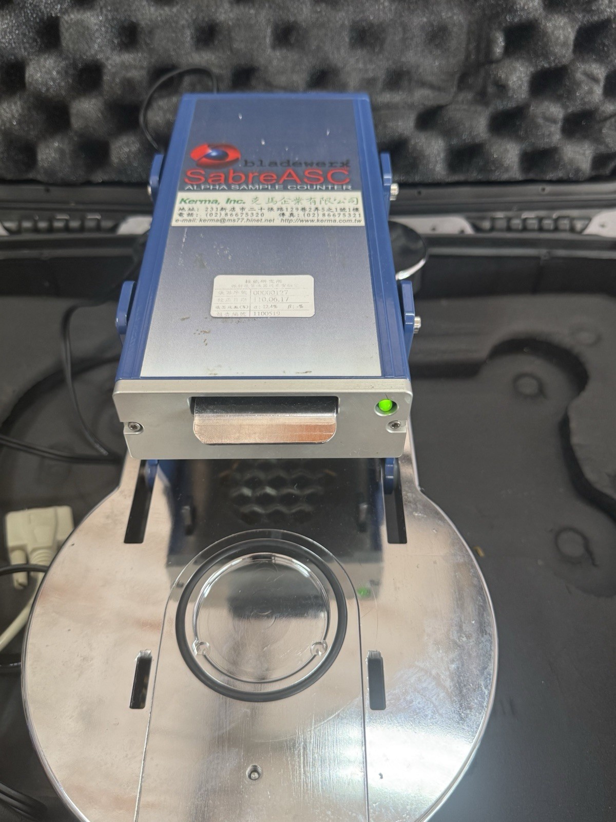 Bladewerx SabreASC Alpha Sample Counter w/ Stage Case Cables Power On