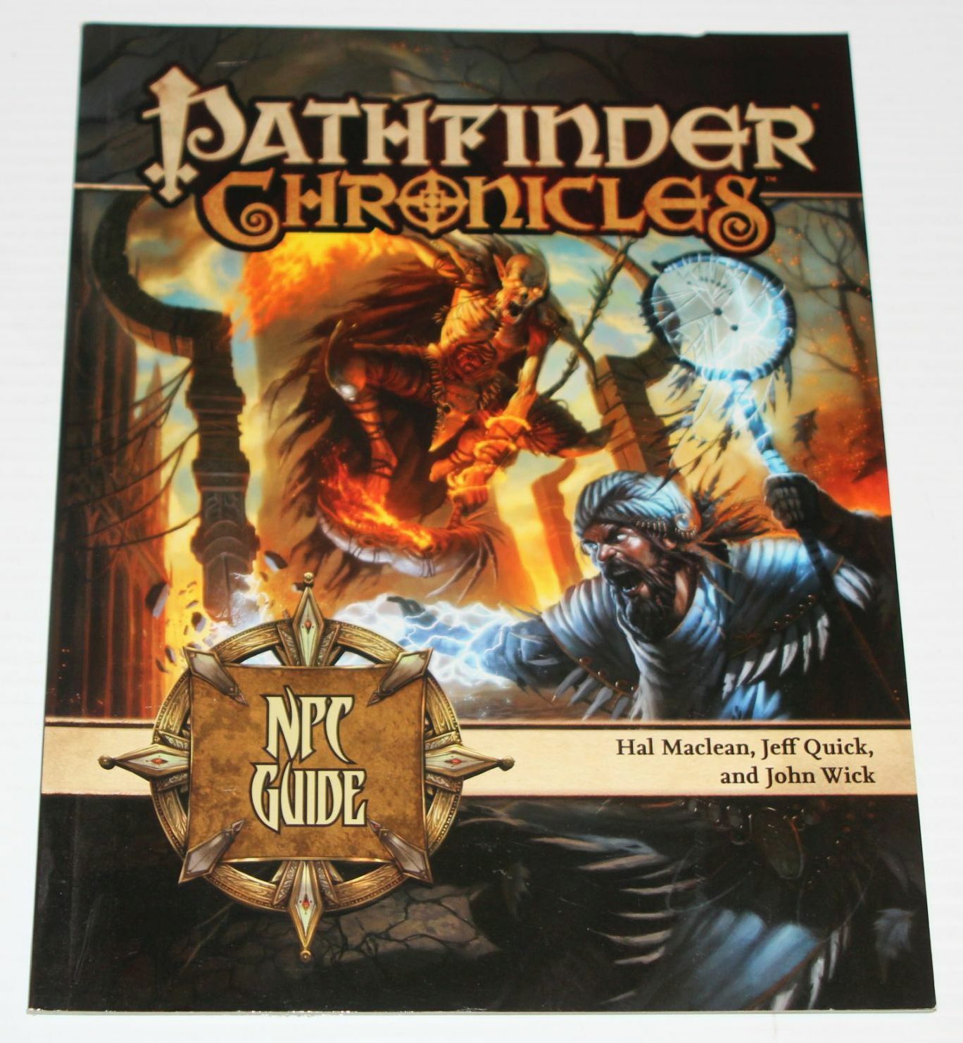 Pathfinder Chronicles : NPC Guide Non Player- 2010 Paizo PZO9219 D&D SC RPG Book