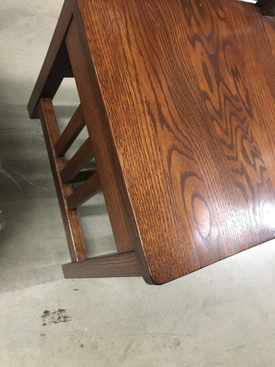 SOLID OAK AMISH MISSION DINING TABLE WITH 2 EXTENSION LEAVES