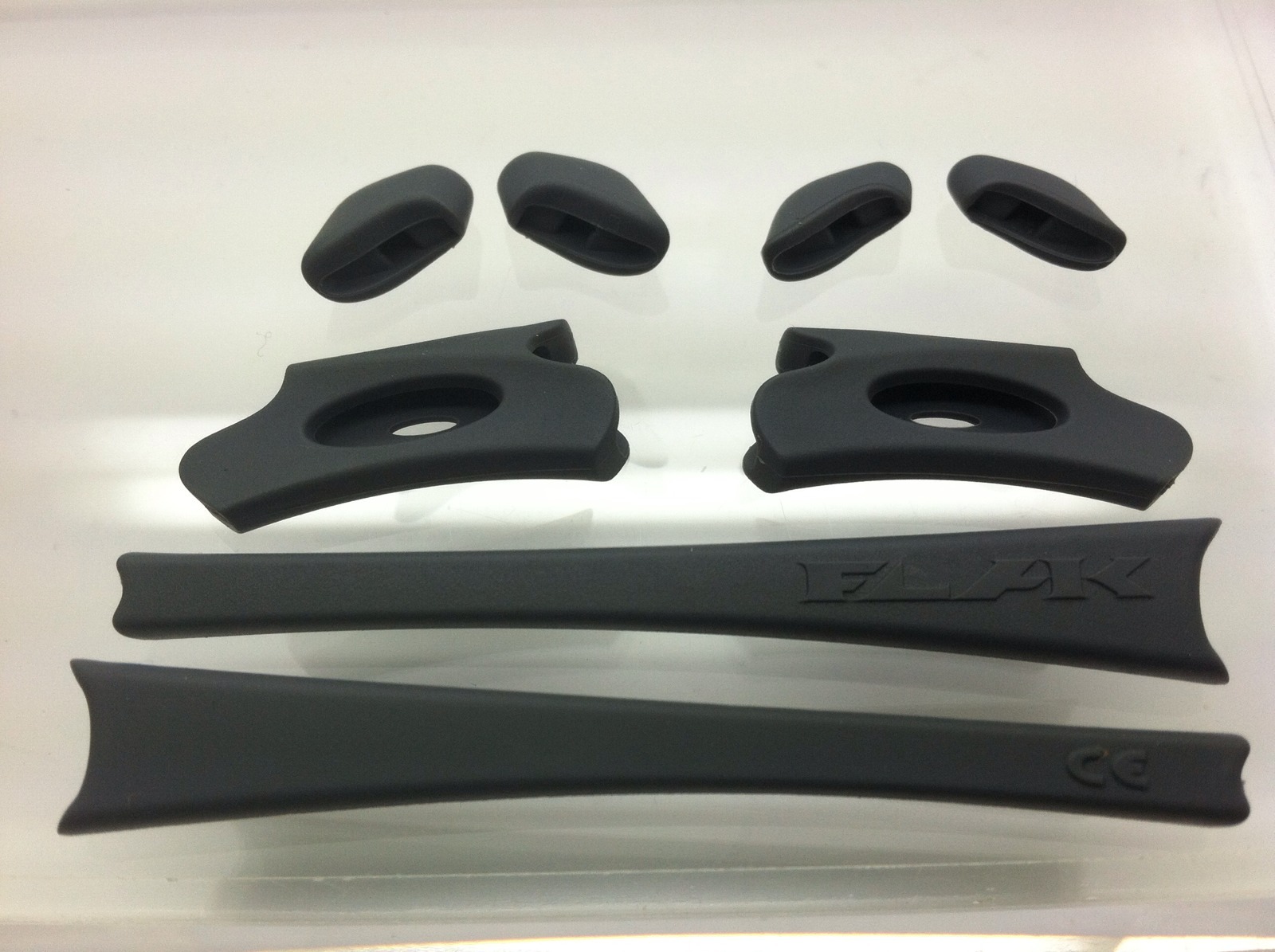 AUTHENTIC OAKLEY FLAK JACKET EAR SOCKS & NOSE PADS KIT GREY/SLATE 06-213 Tips