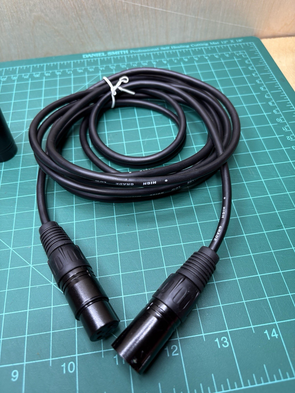 Leader DM-1800 Dynamic Microphone with High Grade XLR Cable / Tested & Working