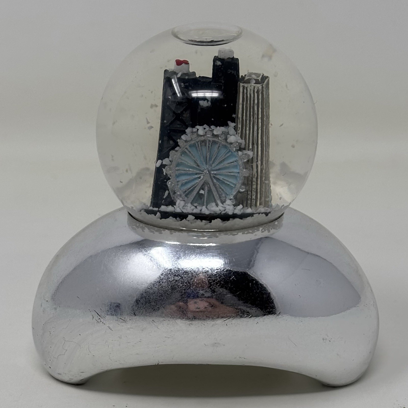 Chicago Bean Snow Globe Mini Collectible Souvenir Navy Pier Memorabilia EUC