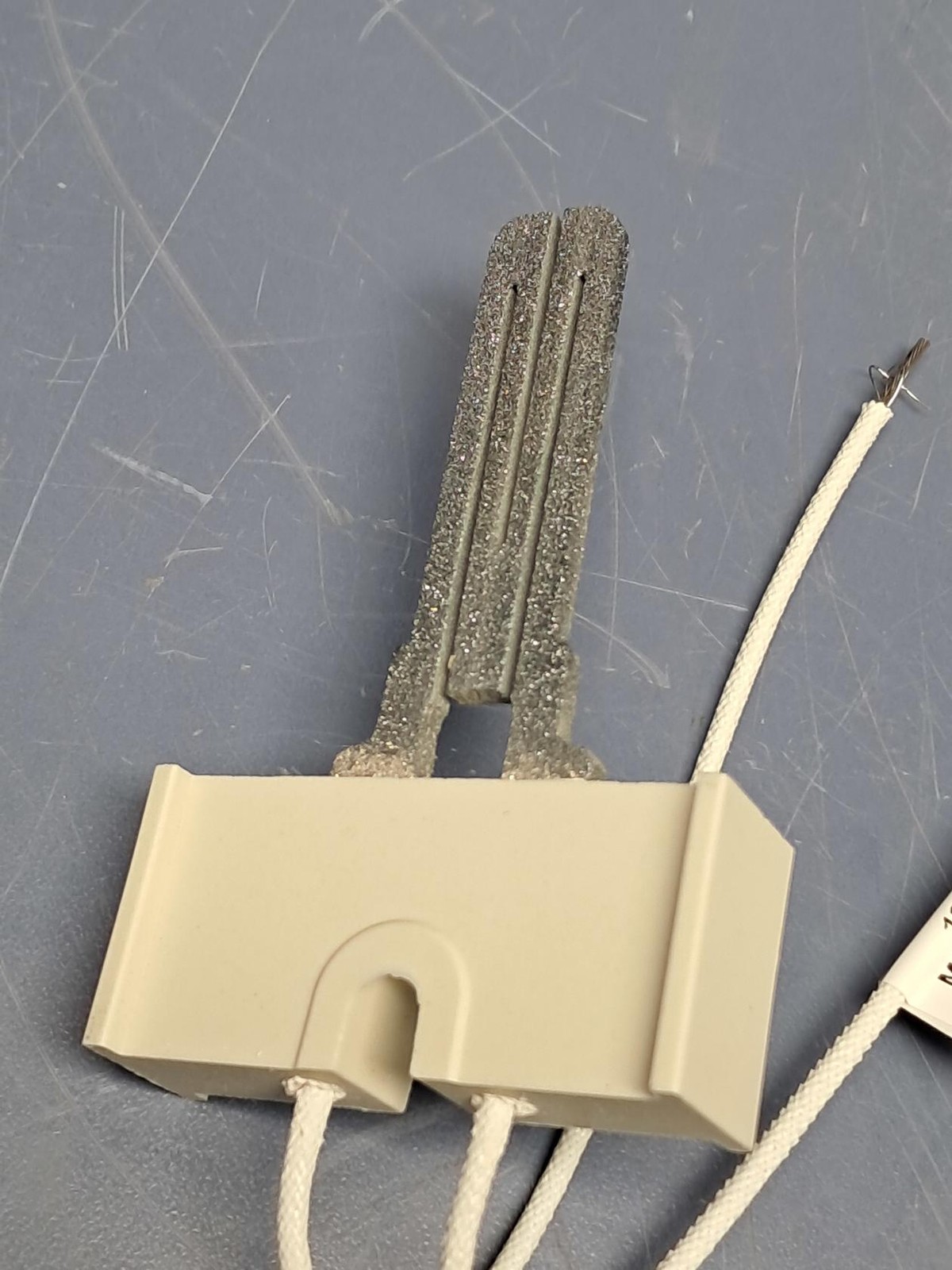 SF Trane - SFIGN-403 - Silicon Carbide Hot Surface Ignitor