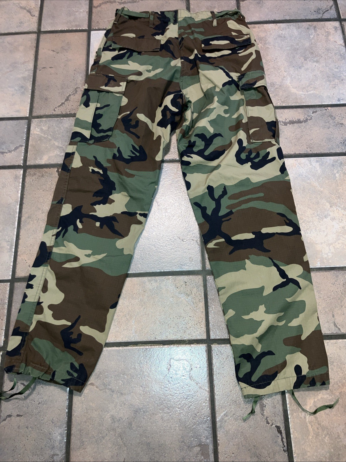 propper cargo pants size M/L Camo
