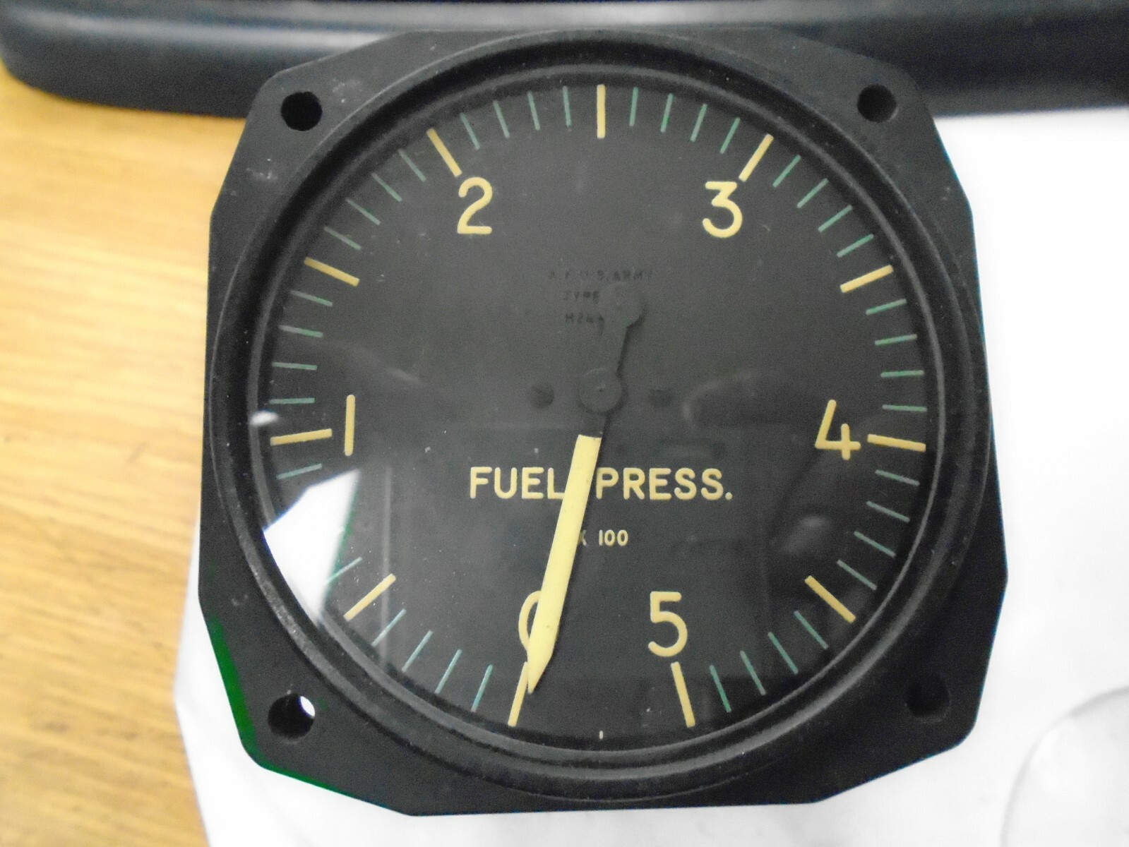 2418-43A-A1 Bendix Fuel Press. Indicator (Single Engine)