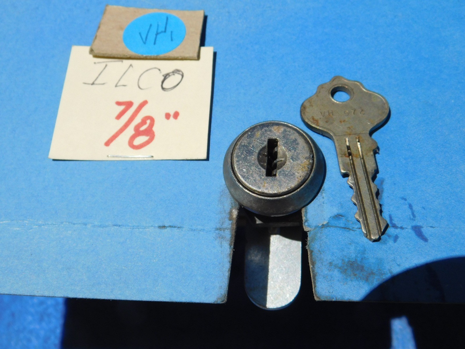 1940s-1950s Arcade Game Lock & Key ~ 7/8 inch - Ilco key VH 1974
