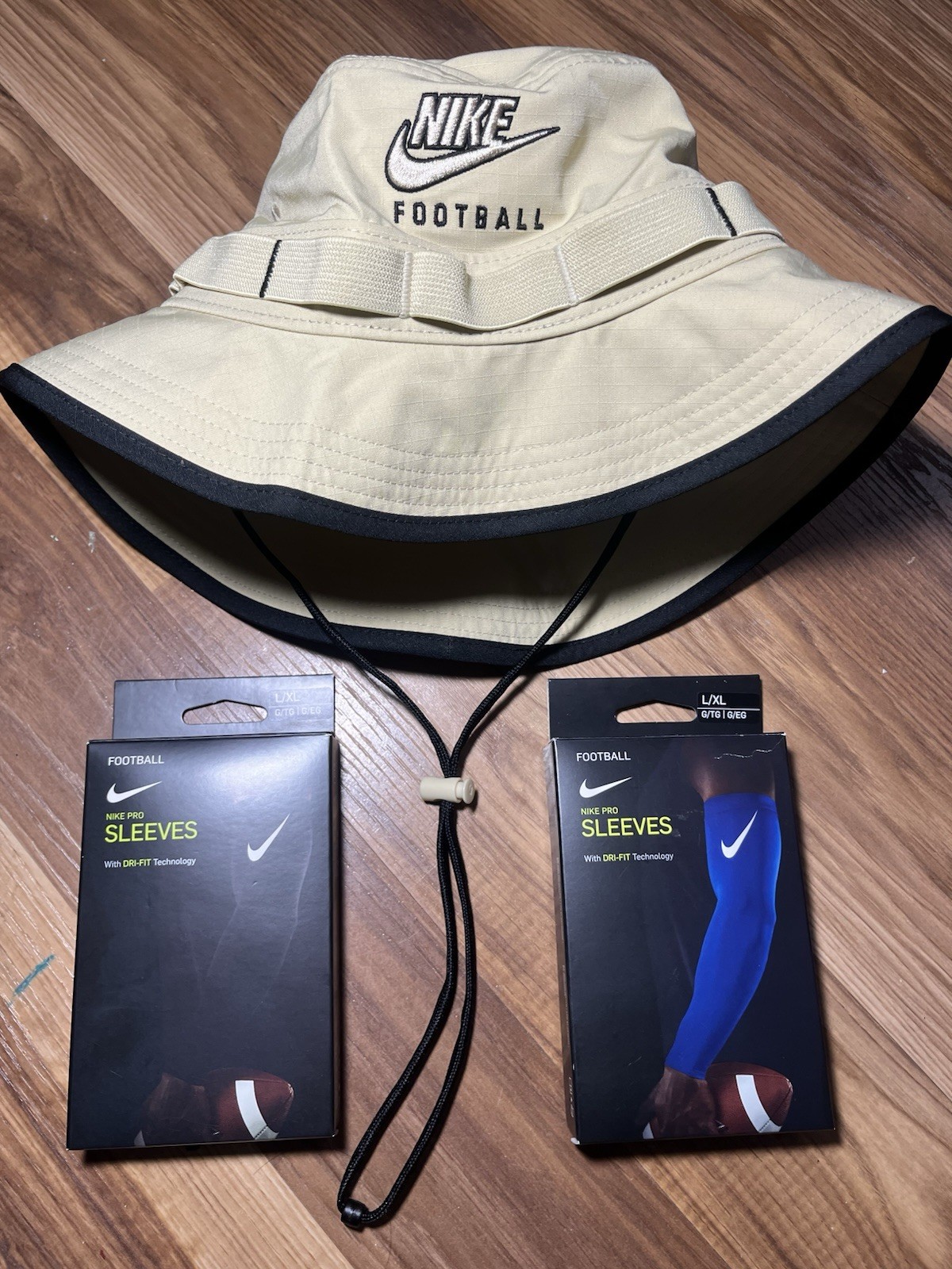 Nike Football Bucket Hat Sz Medium With 2 Pro Sleeves L/XL Sports Men Athlete