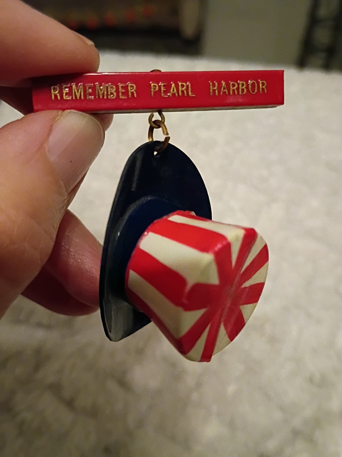 Vintage RARE Remember Pearl Harbor Uncle Sam Top Hat RedWhite Blue Pin Celluloid