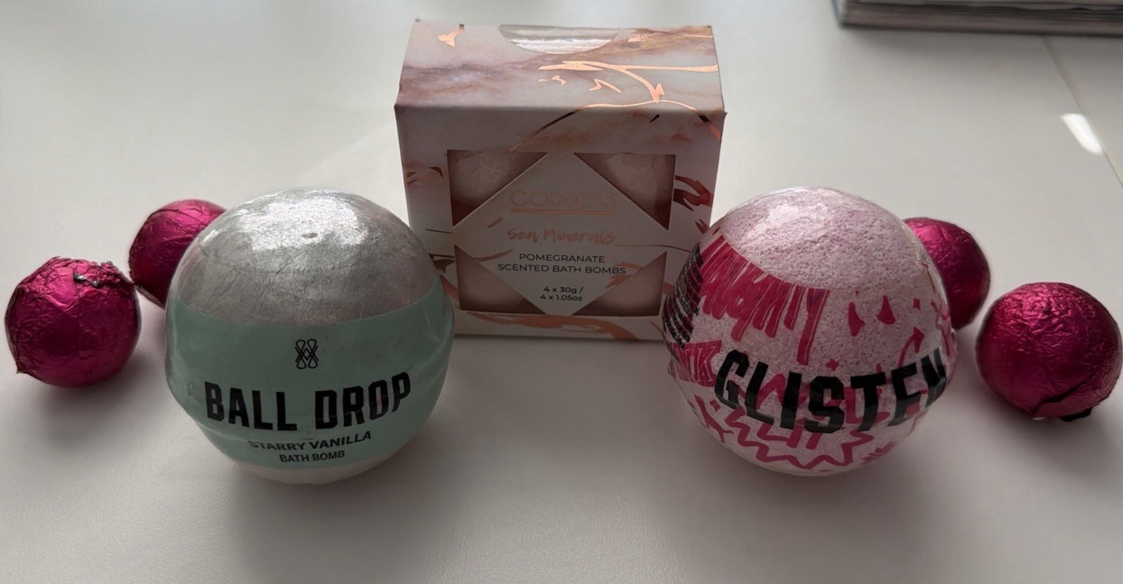 VICTORIA'S SECRET PINK BATH BOMBS BALL DROP Glisten 4pk Goddess 4 Pink Mini