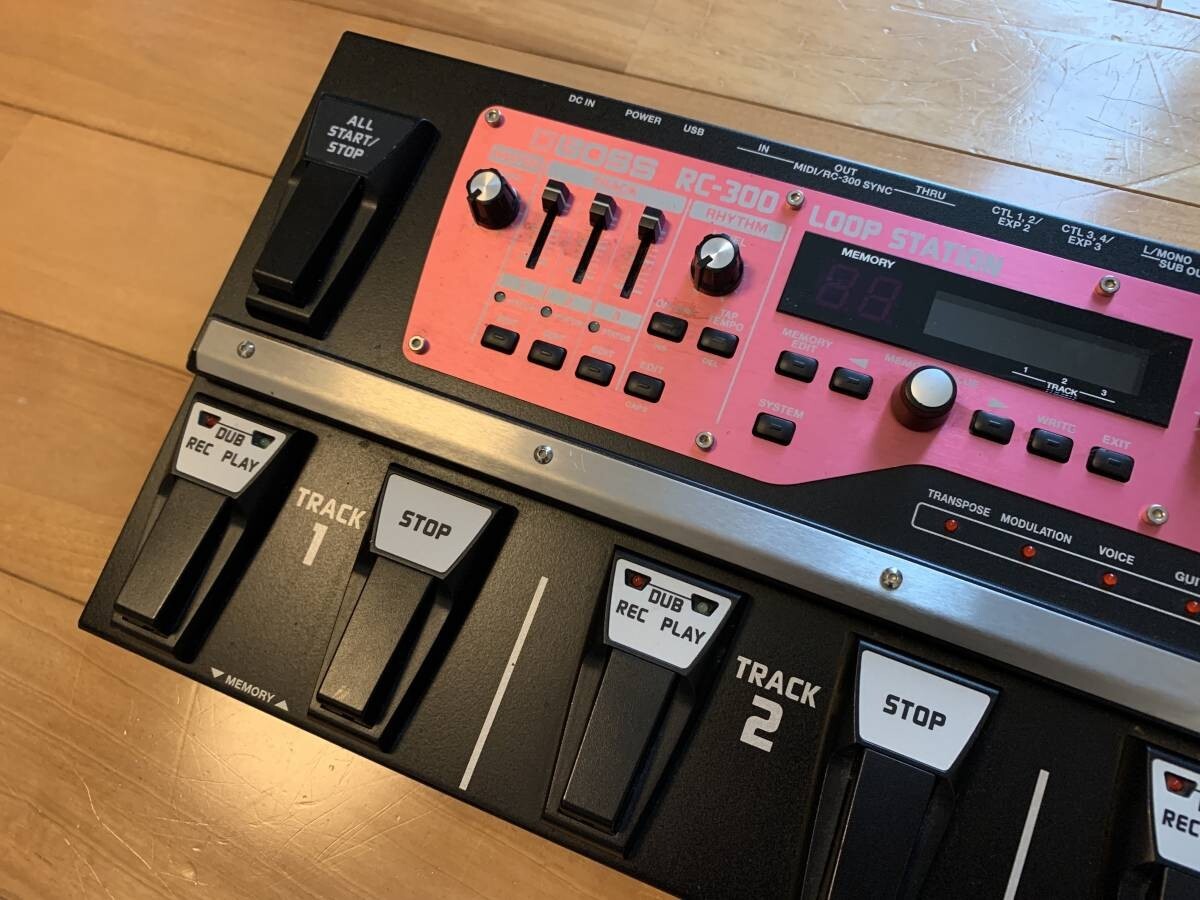 BOSS RC-300 Effector Loop Station Looper Guitar Effect Pedal