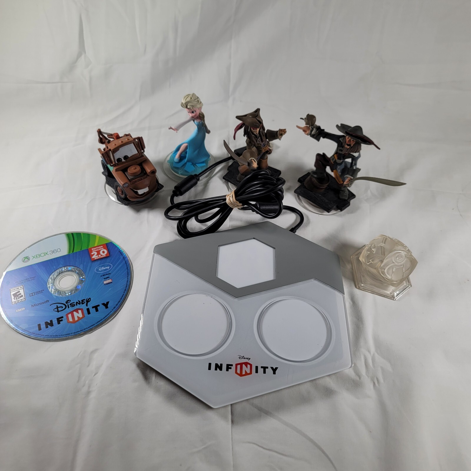 Disney Infinity Pad Xbox 360 INF-8032385 -W/ Game Disc & 5 Figures Assorted