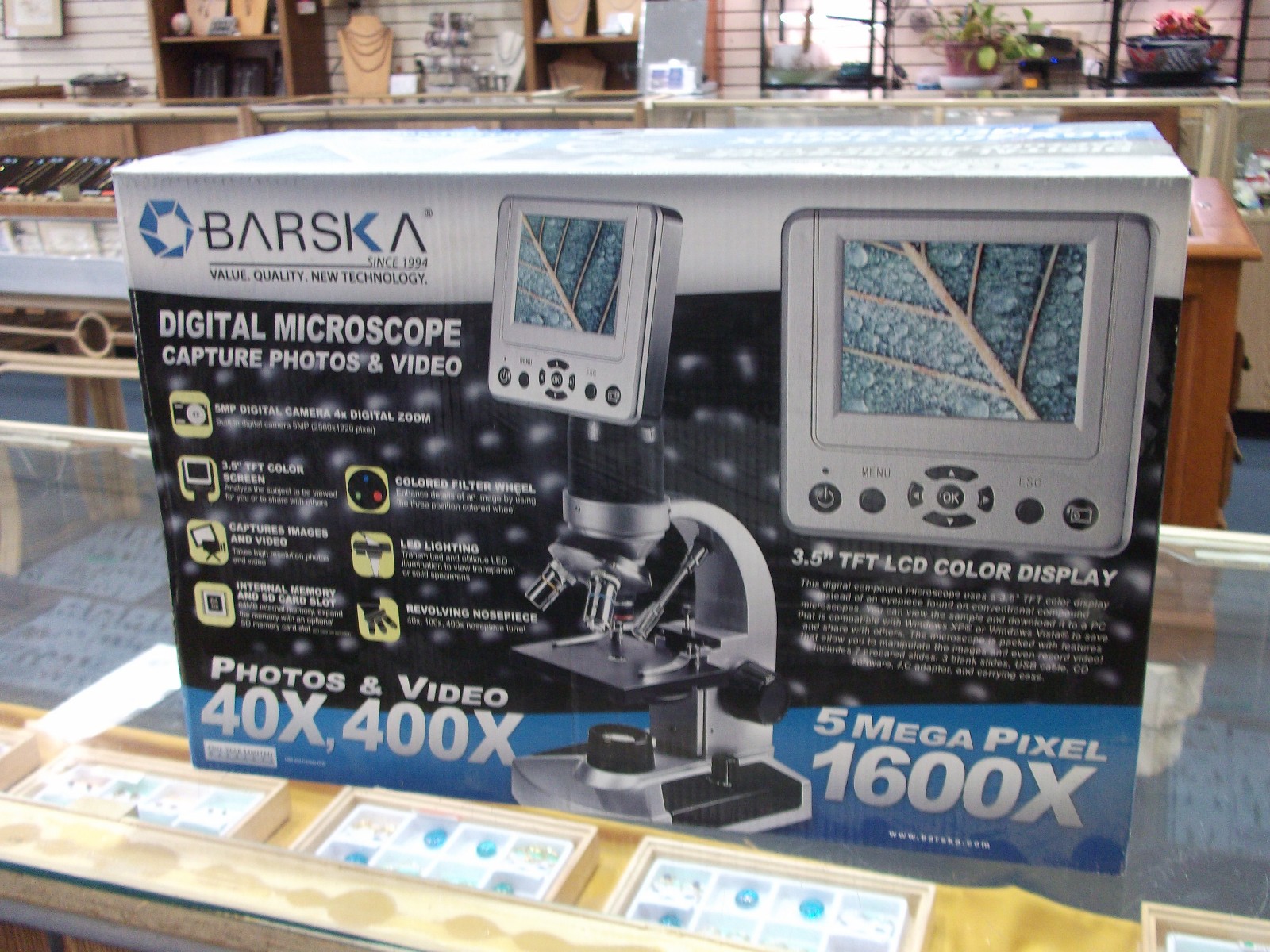 Barska Digital Microscope 40X, 400X, 1600X 5 Mega Pixel  AY11374