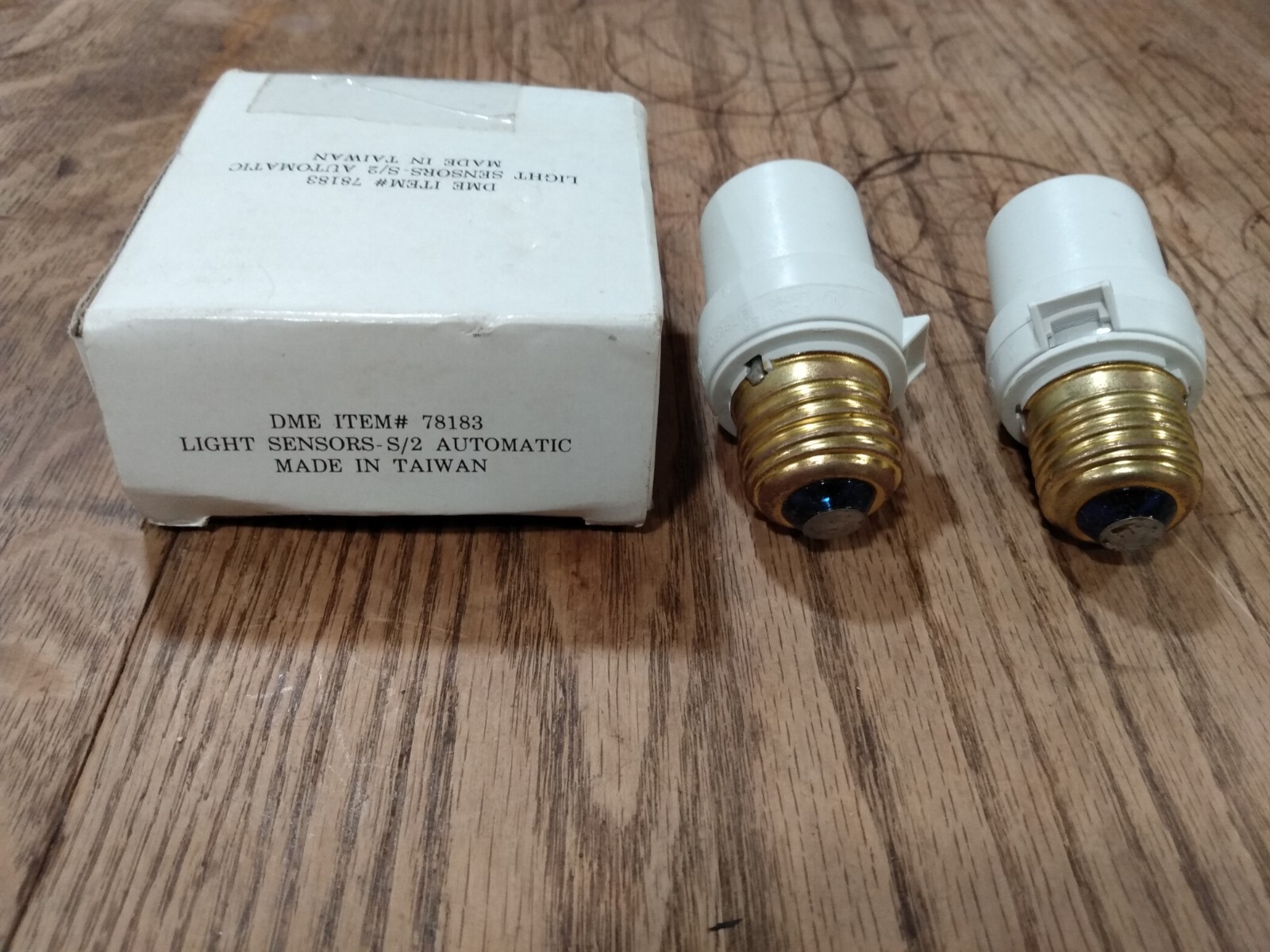 2 Light Sensors S2 Automatic Security Light Bulb Switch System Socket #78183 New
