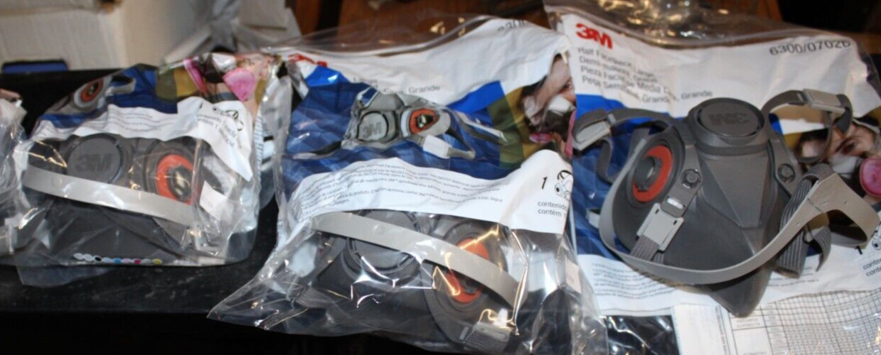 NEW LOT OF 3 LARGE 3M 6300/07026 HALF FACE RESPIRATOR FREE SHIPPING