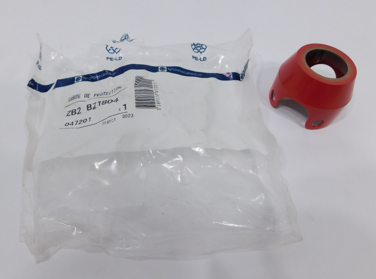 Telemecanique Protective Guard ZB2 BZ1804 Red