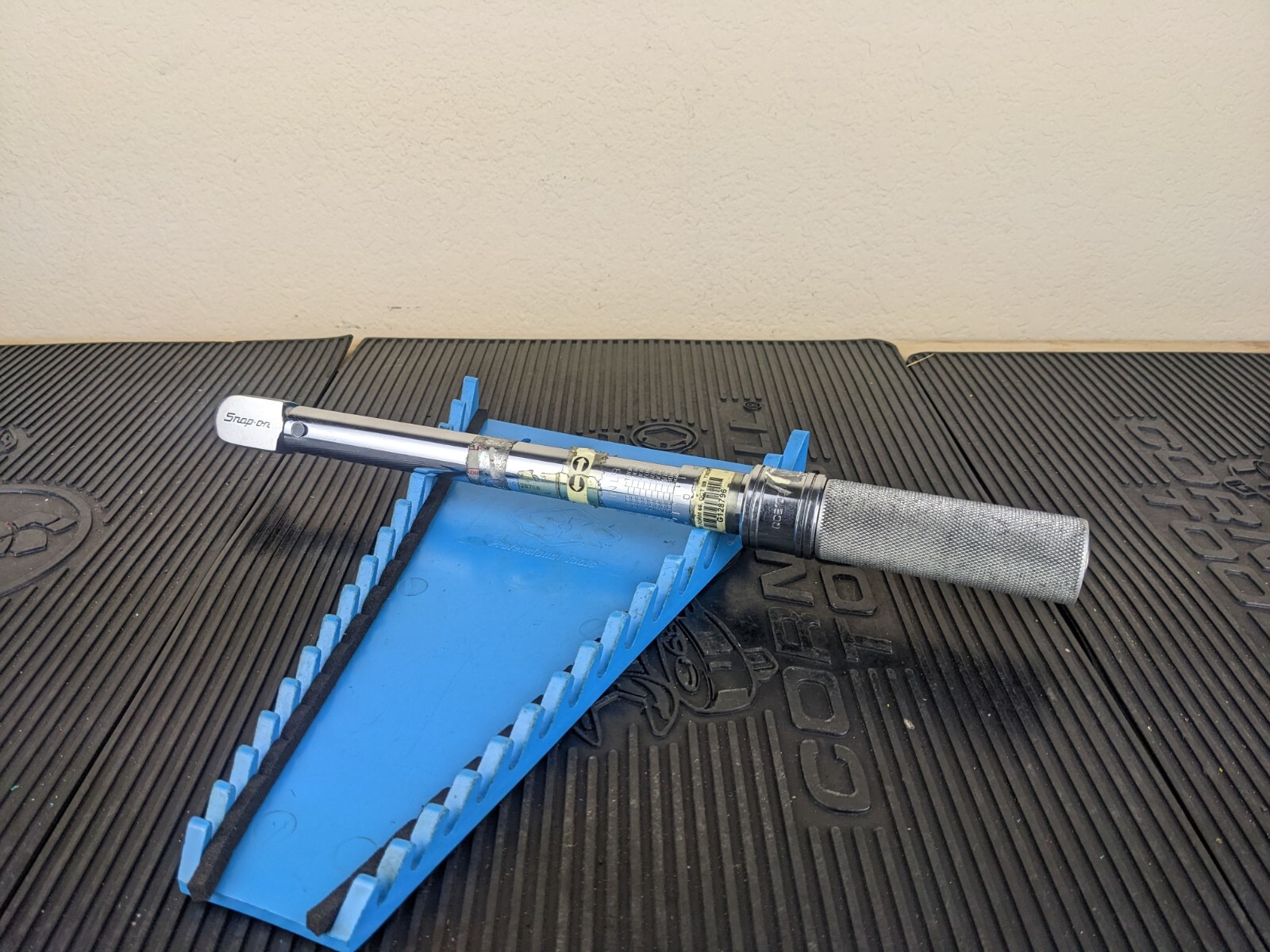 #ay761  Snap-On QC21000  3/8” Drive Adjustable Ratchet Torque Wrench 200-1000in