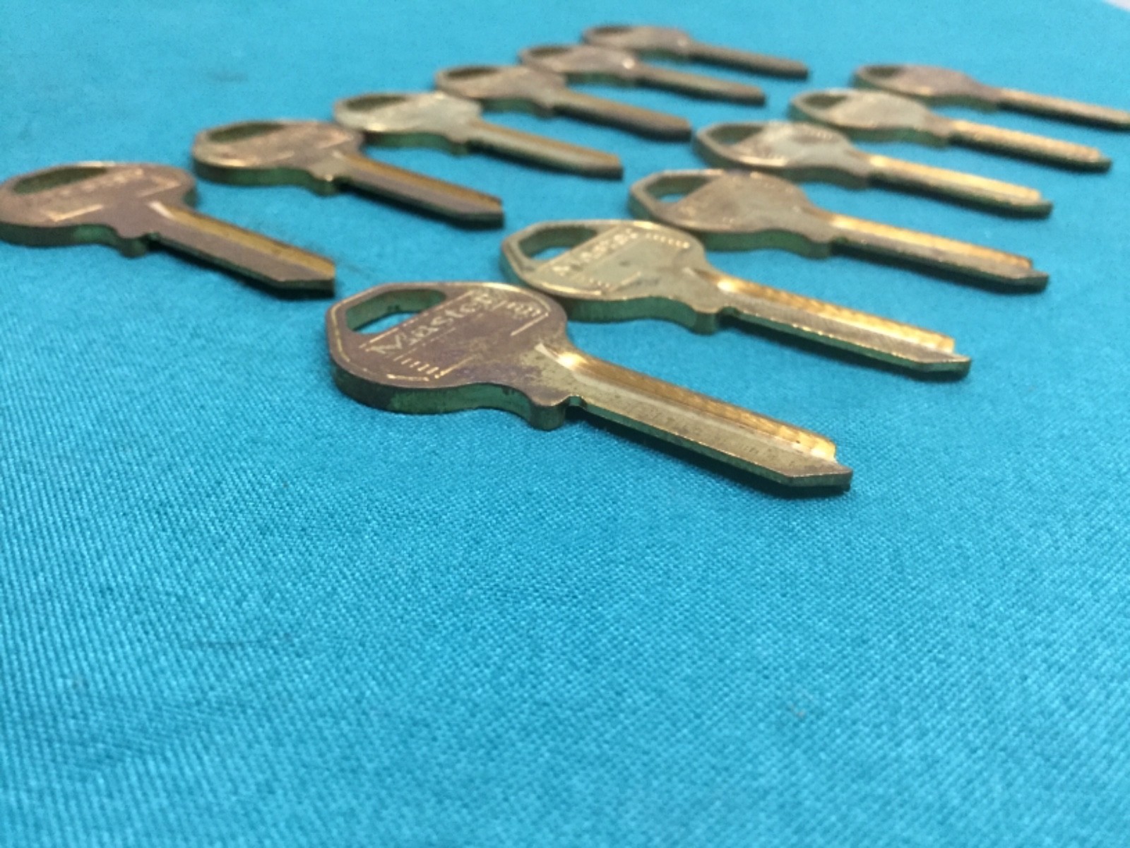 Master Lock Original, M10 Key Blanks, Set of 12 - Locksmith