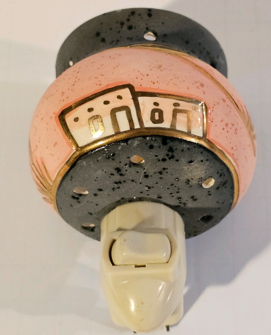 CERAMIC NIGHT LIGHT - 4 WATT MAXIMUM -