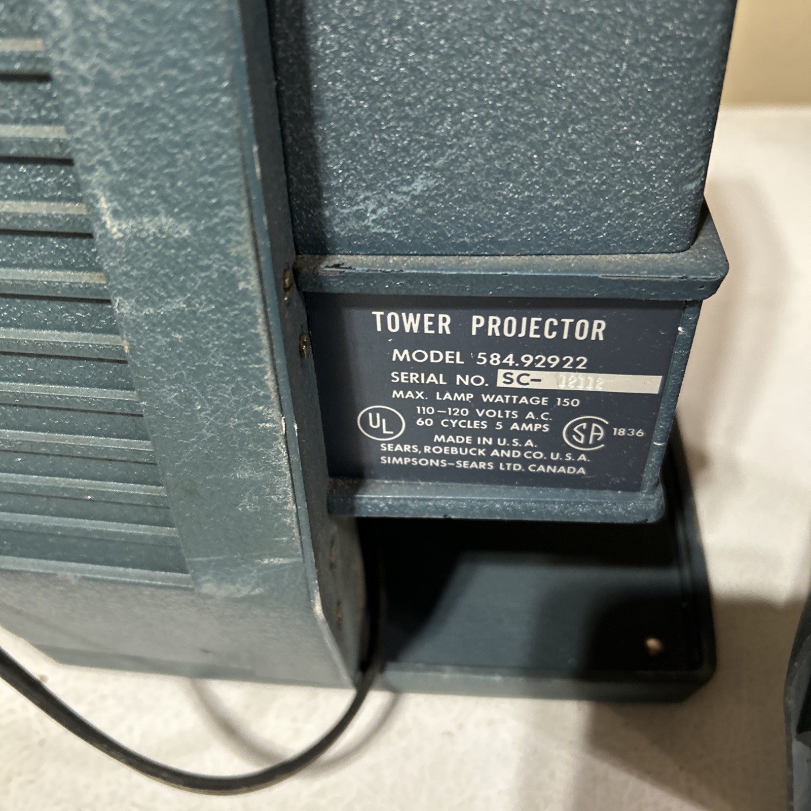 Vintage Tower Super Automatic 8mm PROJECTOR Model 584.92922 works 2-reels