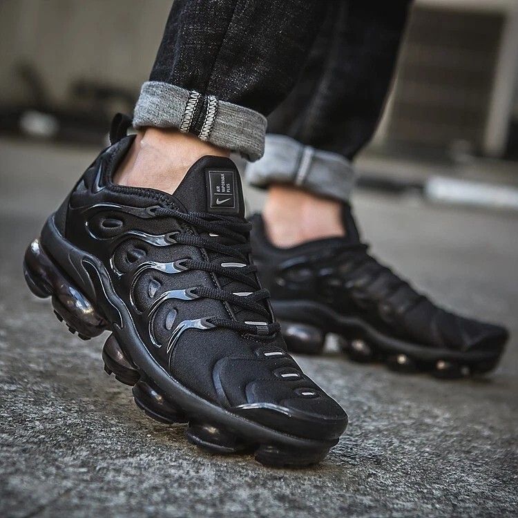 DS New Nike Air Vapormax TN Plus Triple Black comfortable men's shoes