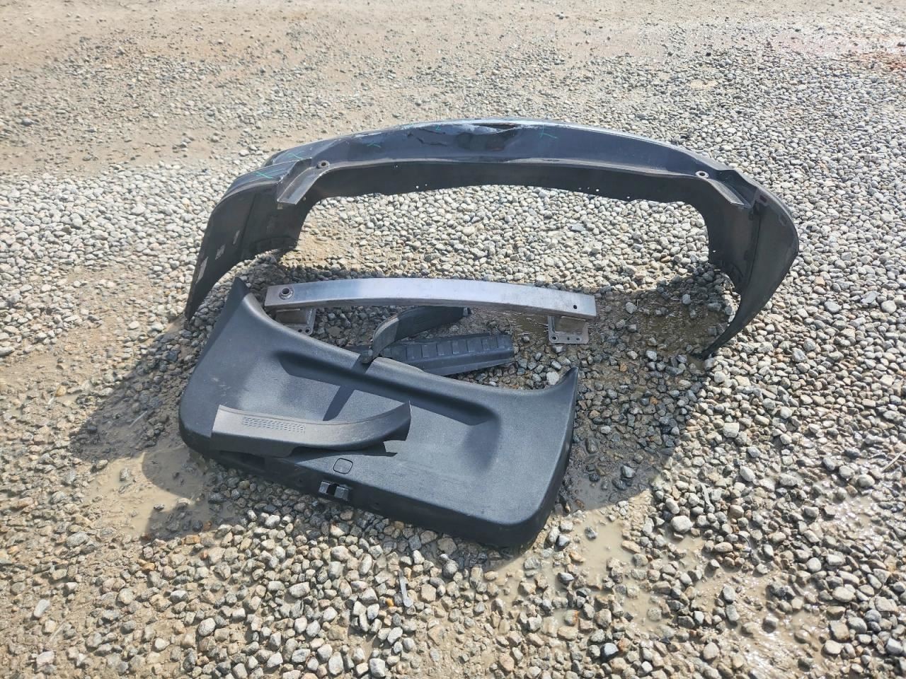 EQUINOX 2018 Glove Box 5024611