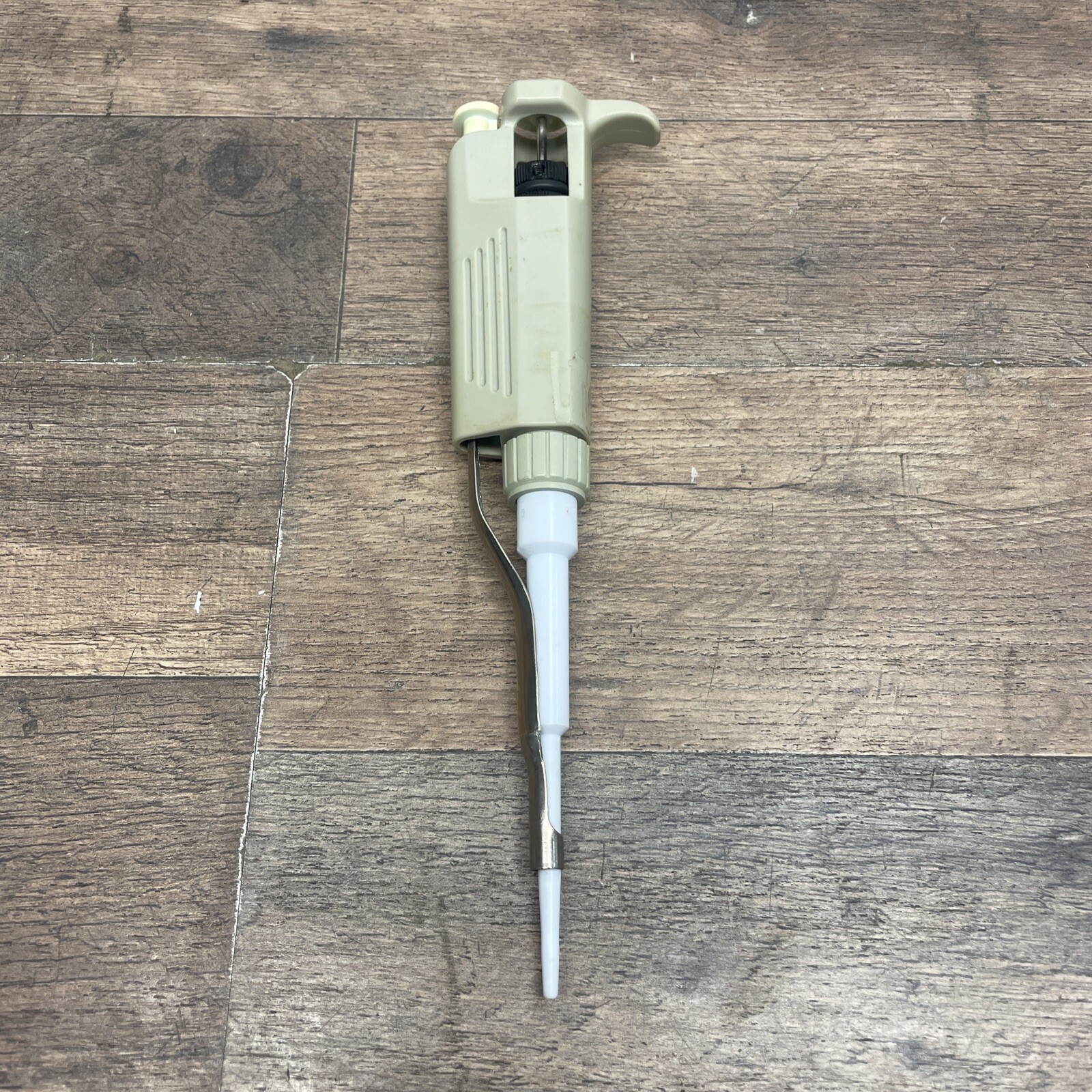 Oxford Pipette Micropipette 2-20 ul