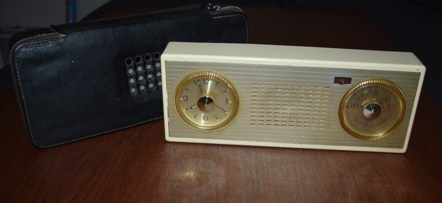 VINTAGE PHILLIPS NORELCO ALL TRANSISTOR RADIO WHITE/GOLD HOLLAND W CASE (H)