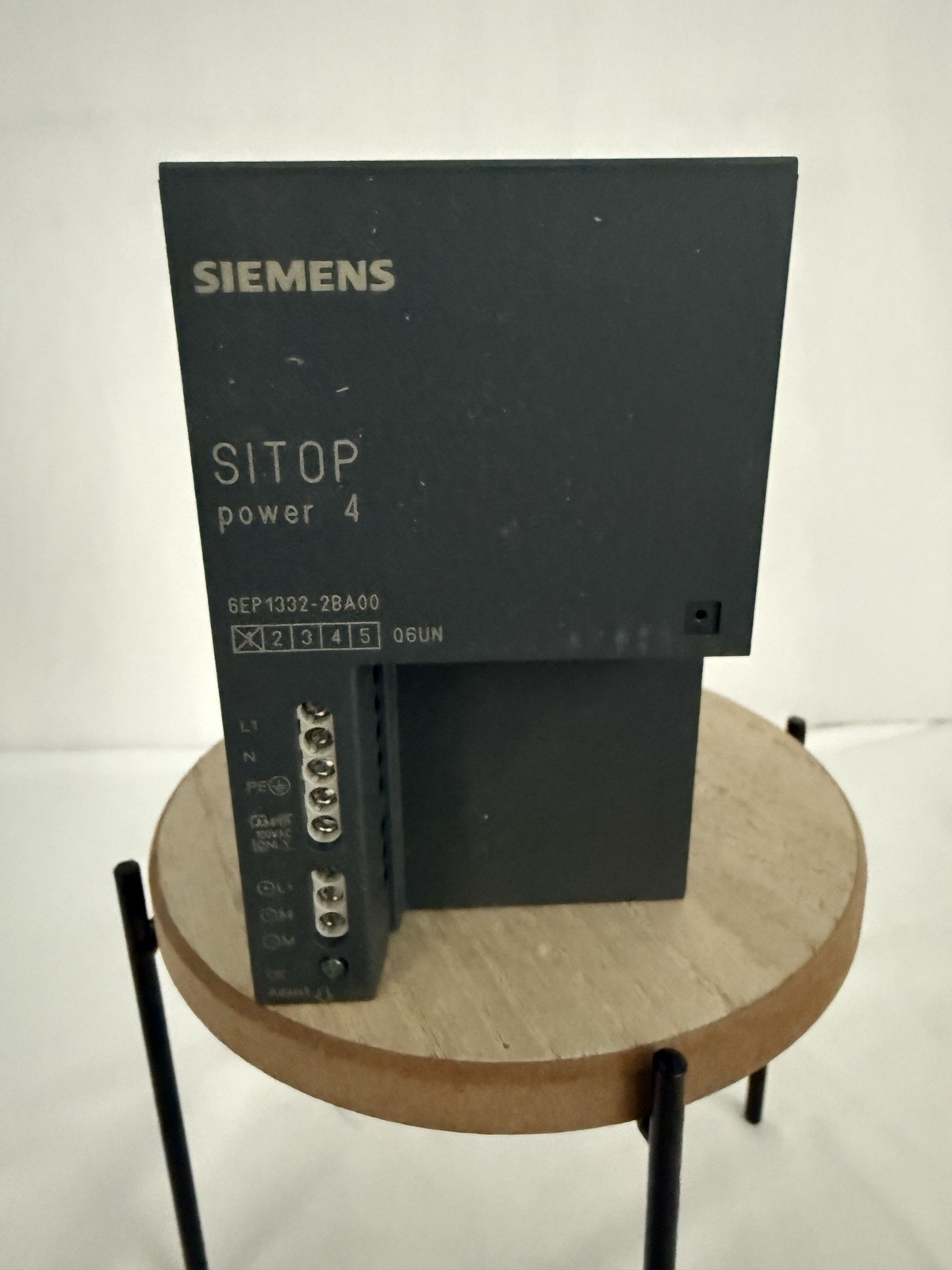 Siemens 6EP1332-2BA00 SITOP Power 4 Power Supply, 120/230VAC, 3.7A/24VDC