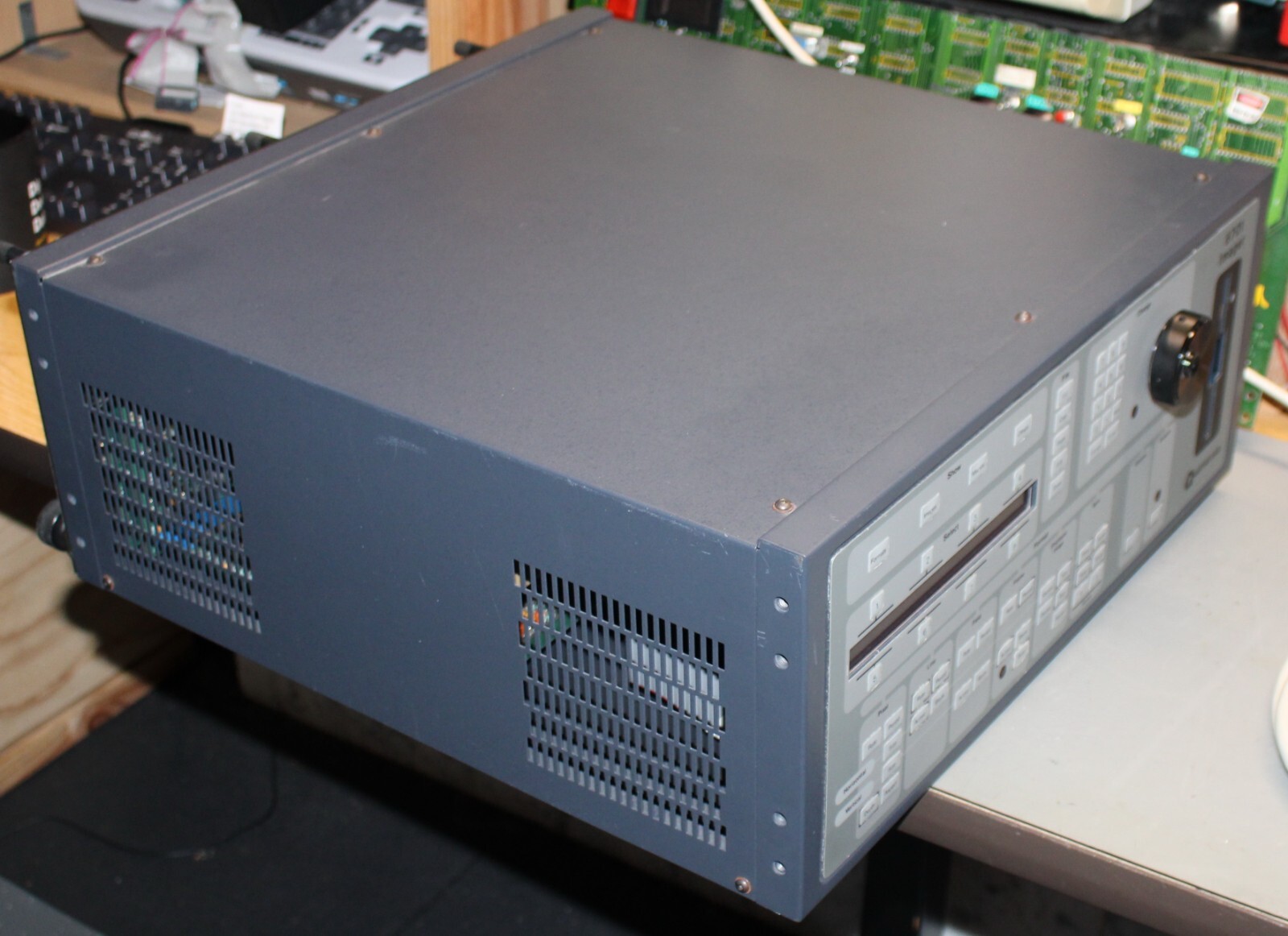 Quantum Data 8701 Imager FOX advanced test pattern generator + ACV-400 Plug-in