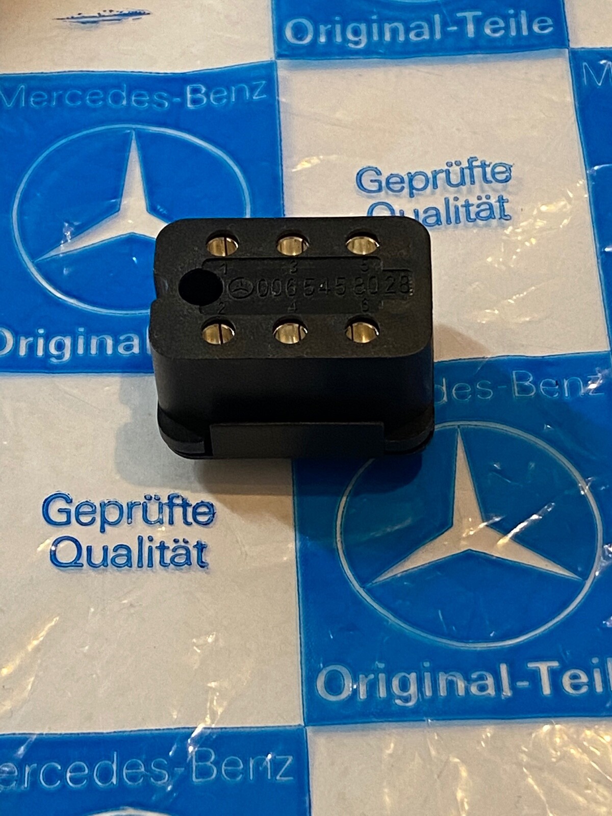 Mercedes Plug 6 Pin With 6 X Sleeves W107 W108 W111 W113 W201 W123 W114 W126