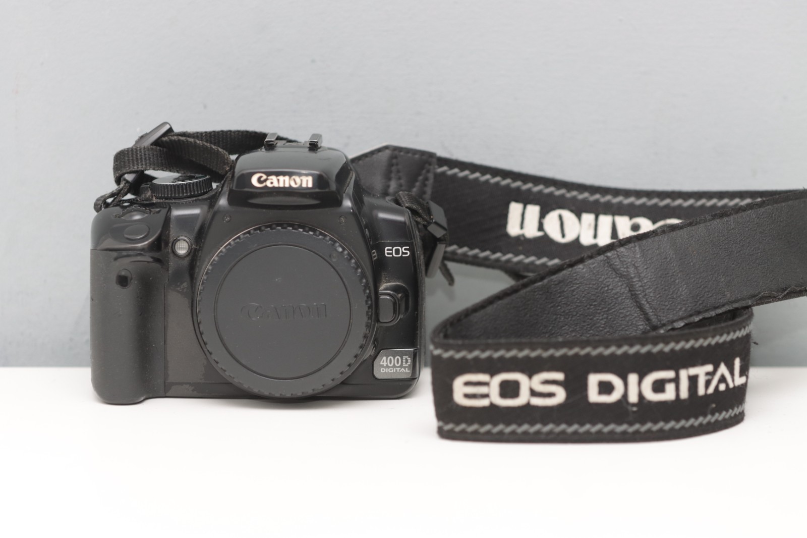 Canon 400D, Digital DSLR camera, *Not Working*, spares or repairs, (B3).